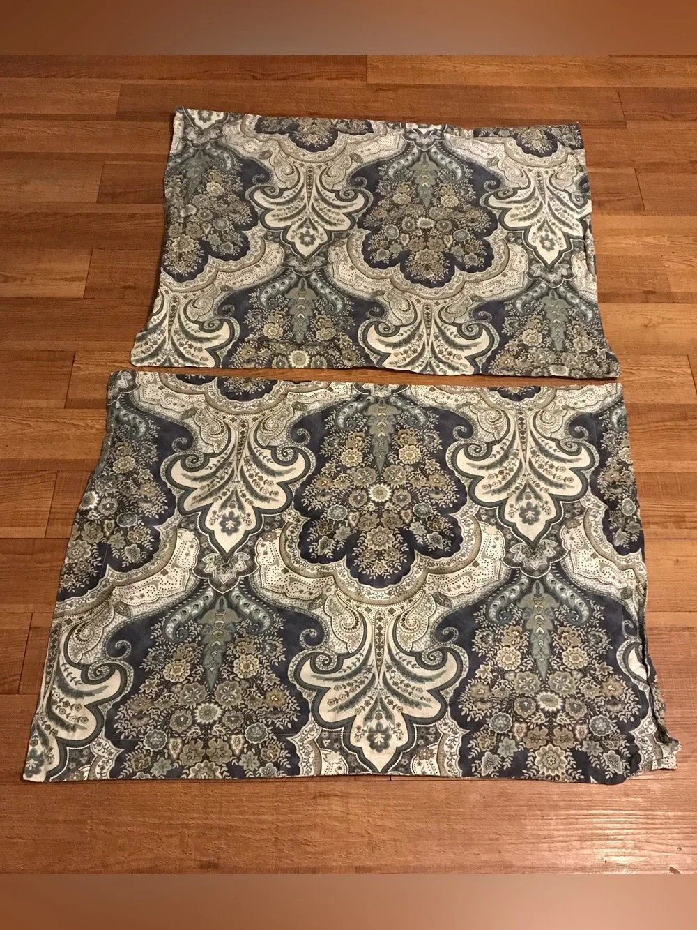 Pottery Barn Jordana Paisley 100% cotton Percale set of 2 Standard Shams